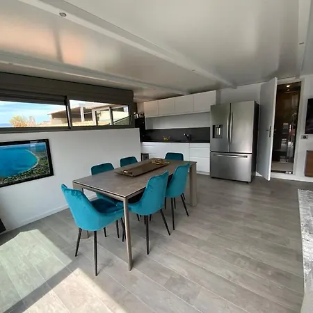 Le Rooftop Tropezien アパート