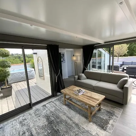 Le Rooftop Tropezien * サントロペ